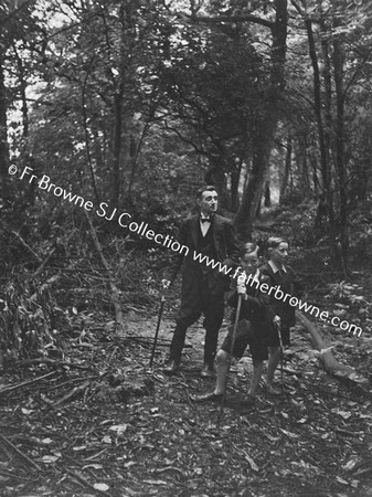 BOWGRO FAMILY WITH DERMOT & IGNATIUS IN EMO WOODS